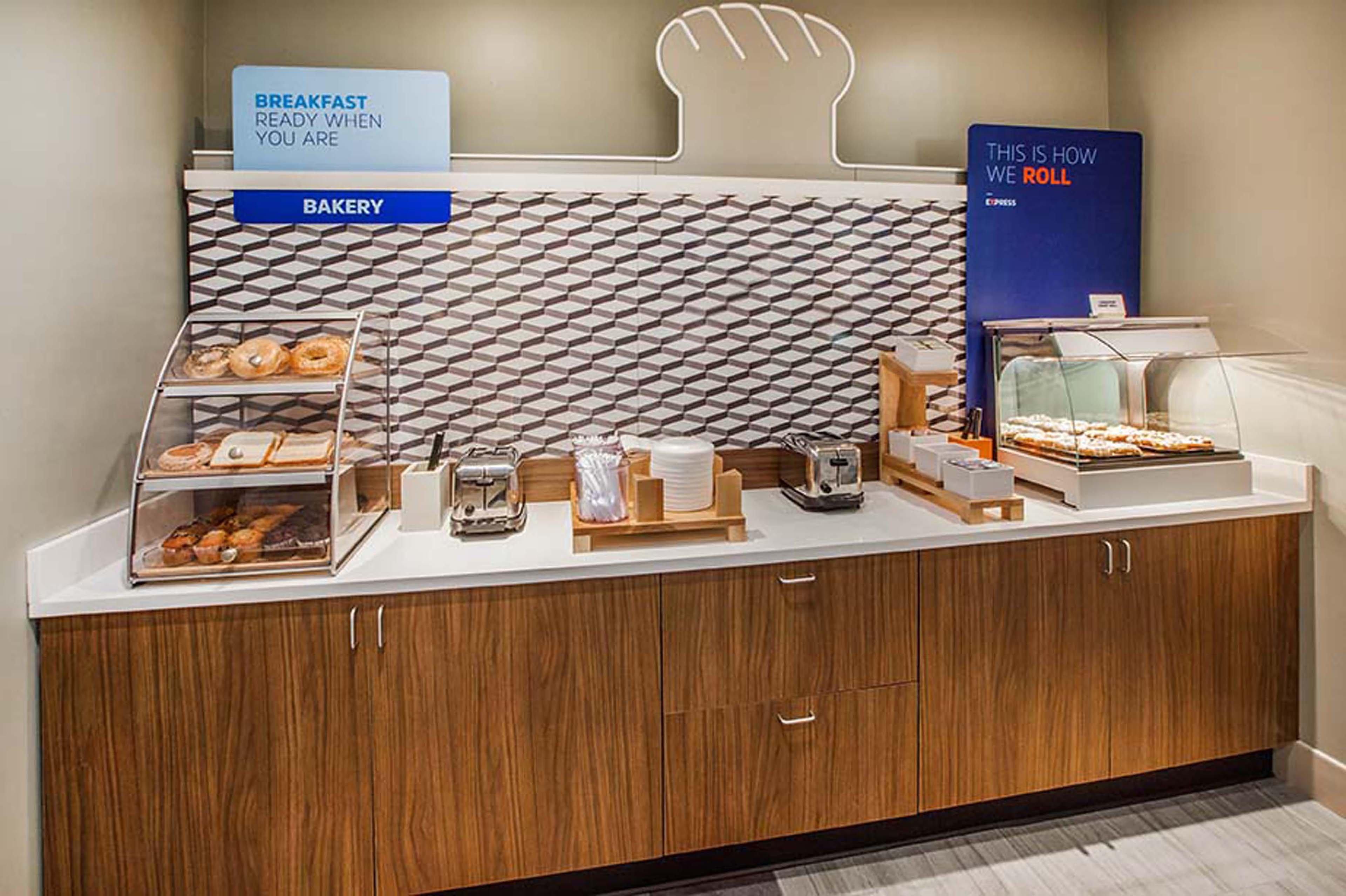 Holiday Inn Express & Suites Morristown By Ihg Bagian luar foto